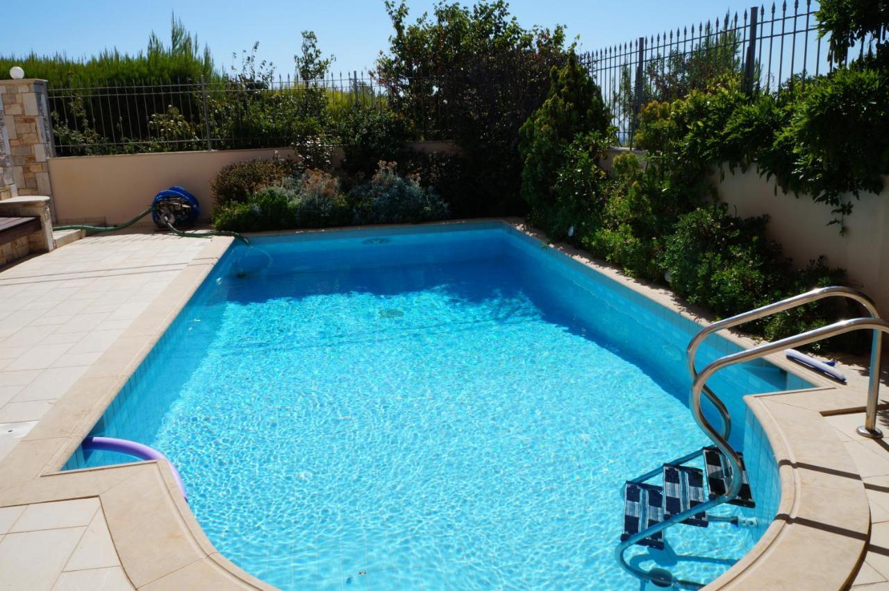 Apartment With A Garden, Bbq, Swimming Pool And Jacuzzi Dhráfi Exteriér fotografie